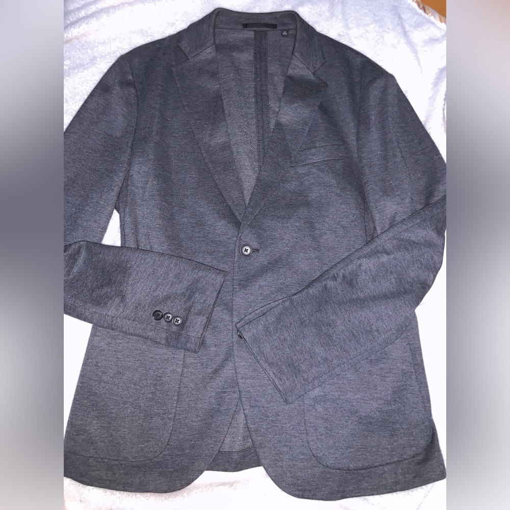 Uniqlo slim fit blazer gray
Size m
New without tags
